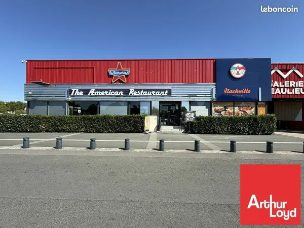 Local commercial 329 m² POITIERS