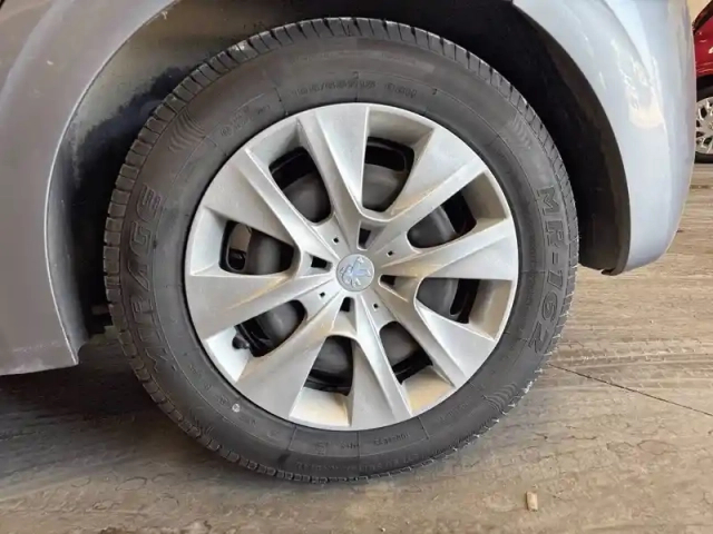 Peugeot 208 puretech 68ch bvm5 — photo 21
