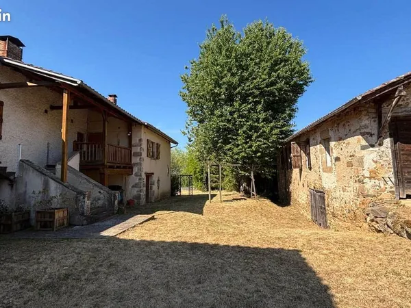 Maison en pierre 140m² avec dépendance, piscine et cave