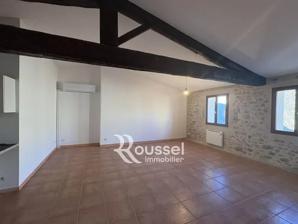 location maison de village 3 Pièce(s)