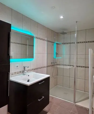 450 euros Charmant T3 INDEPENDANT AVEC COUR 83M2 DPE D HYPER CENTRE VILLE