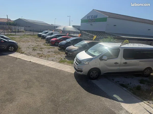 Emplacement voiture d'occasion