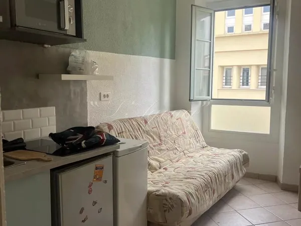 BAIL ETUDANT UNIQUEMENT - DUPLEX - RUE DE FRANCE