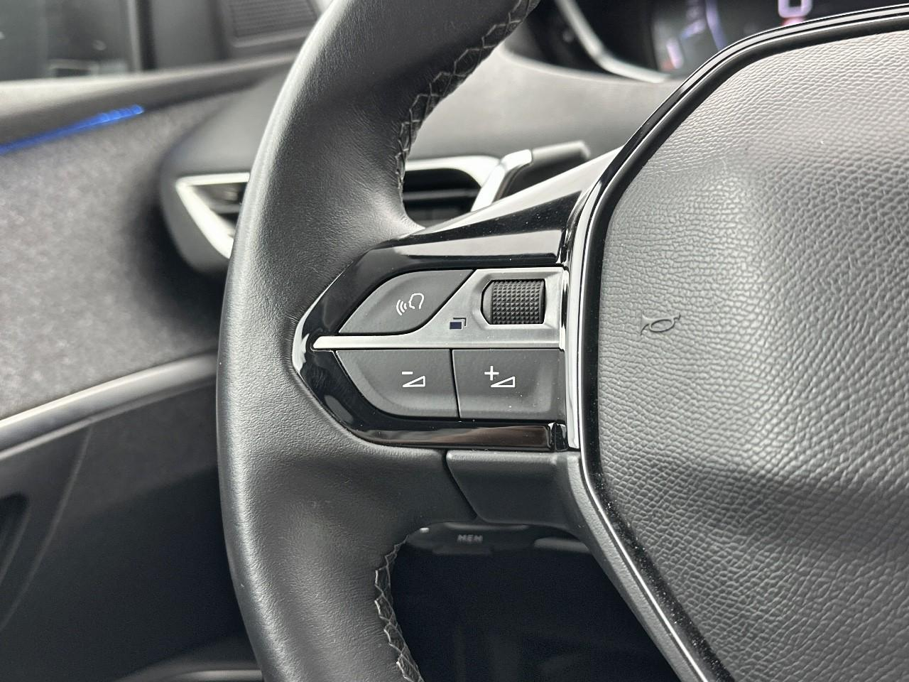 Peugeot 3008 puretech 130ch s&s eat8 allure pack — photo 18