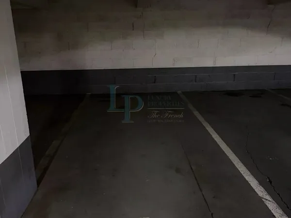 Parking / box Paris 8ème