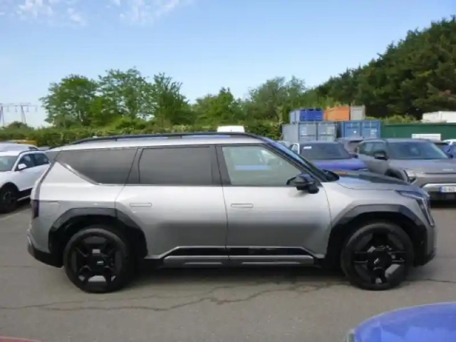 Kia Ev9 385ch 99,8kwh gt-line business 4wd — photo 4
