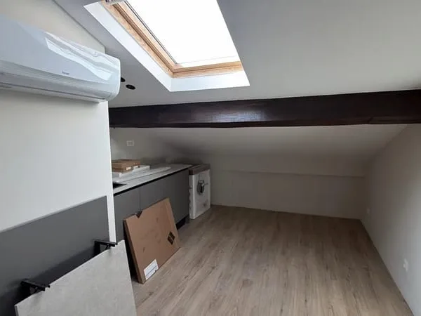 Nice - Wilson - Studio 12 m² au 5e étage - Immeuble niçois rénové - Idéal investisseur