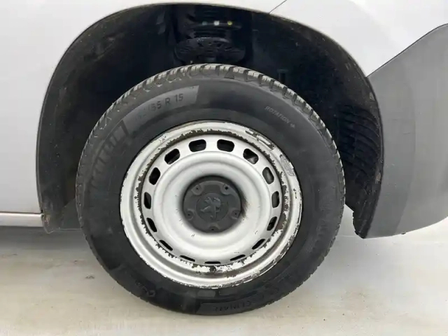Peugeot Partner fourgon standard 650 kg bluehdi 100 s&amp;s bvm5 — photo 21