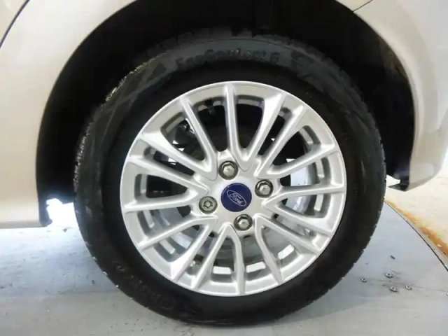 Ford Ka + 1.2 ti-vct 85ch s&amp;s ultimate — photo 15