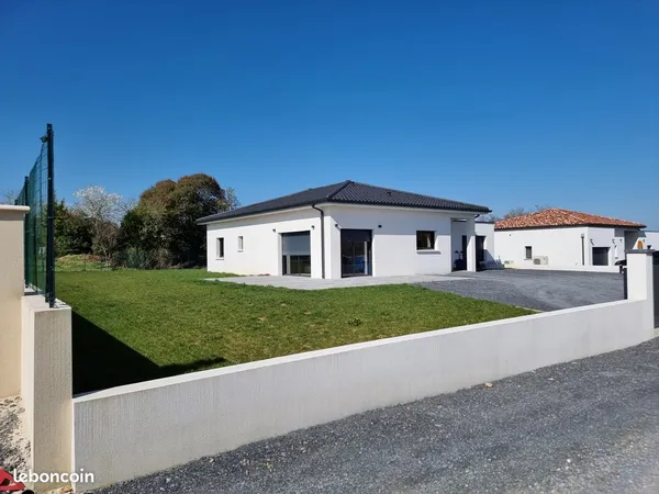 Villa contemporaine neuve de plain-pied - 117 m² - Terrain de 980 m² - Prestations haut de gamme - A