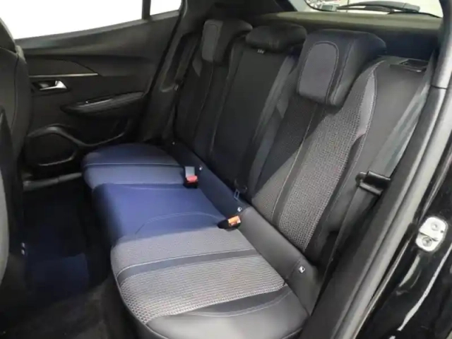 Peugeot 2008 1.2 puretech 130ch s&amp;s gt — photo 9