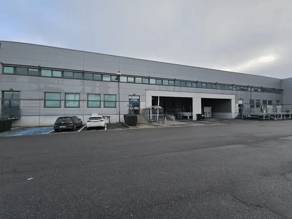 Entrepôt 1404 m²