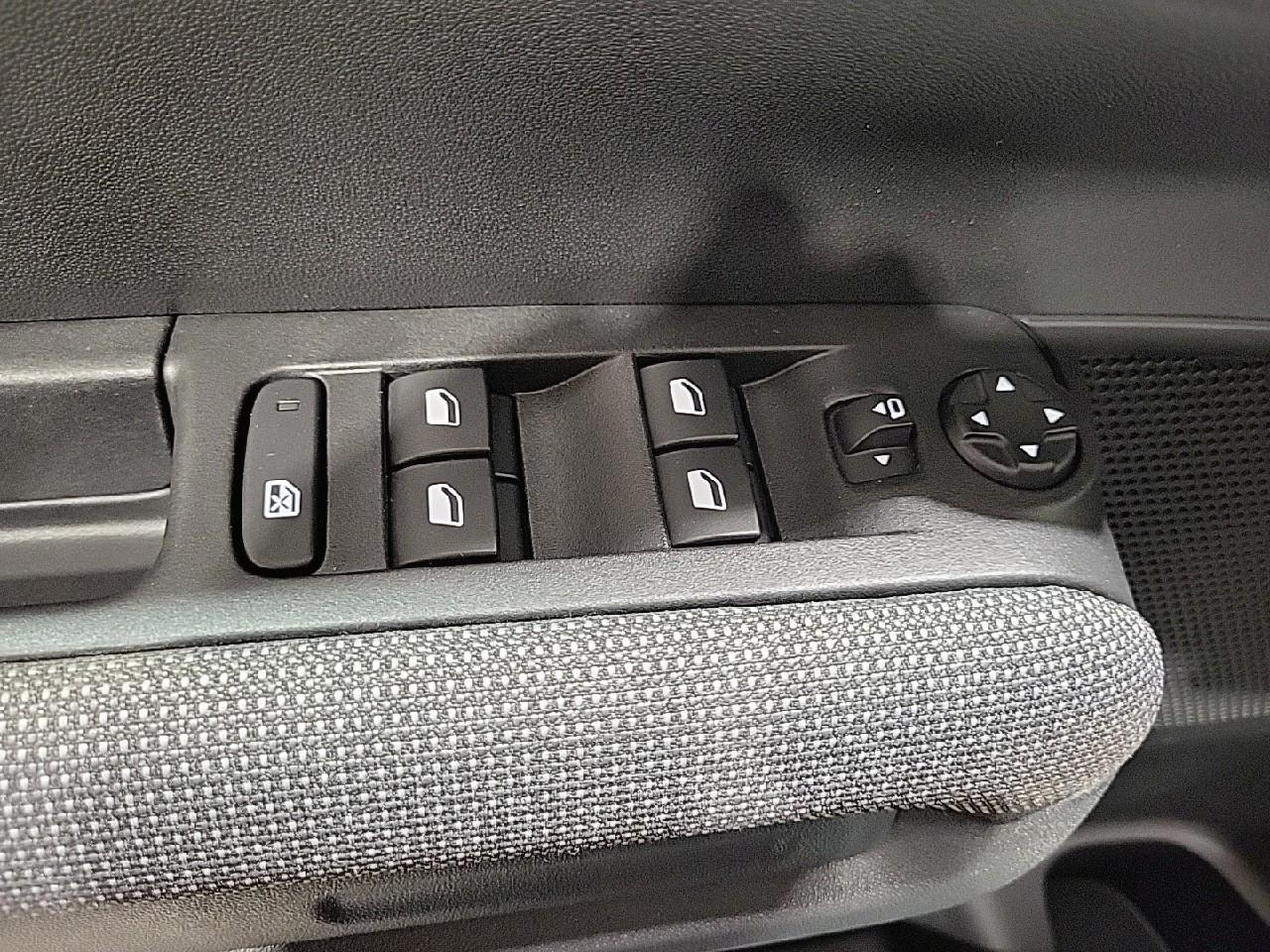 Citroën C3 Aircross puretech 130 s&s eat6 shine — photo 23