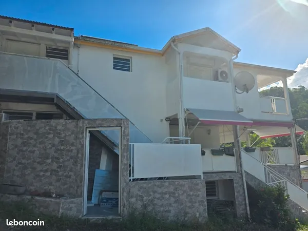 Location Haut de Villa T3 meublé aux Abymes
