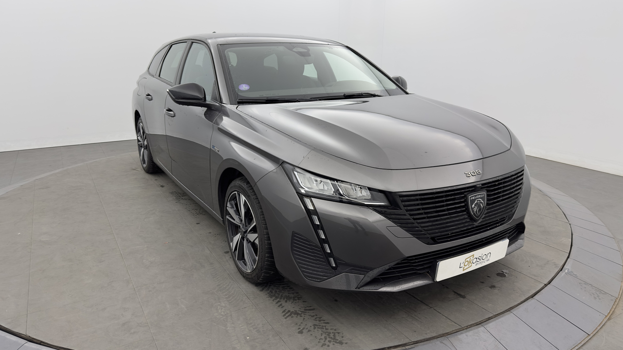 Peugeot 308 SW PHEV 180 e-EAT8 — photo 7