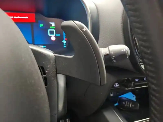 Citroën C5 Aircross hybride rechargeable 225 e-eat8 — photo 31