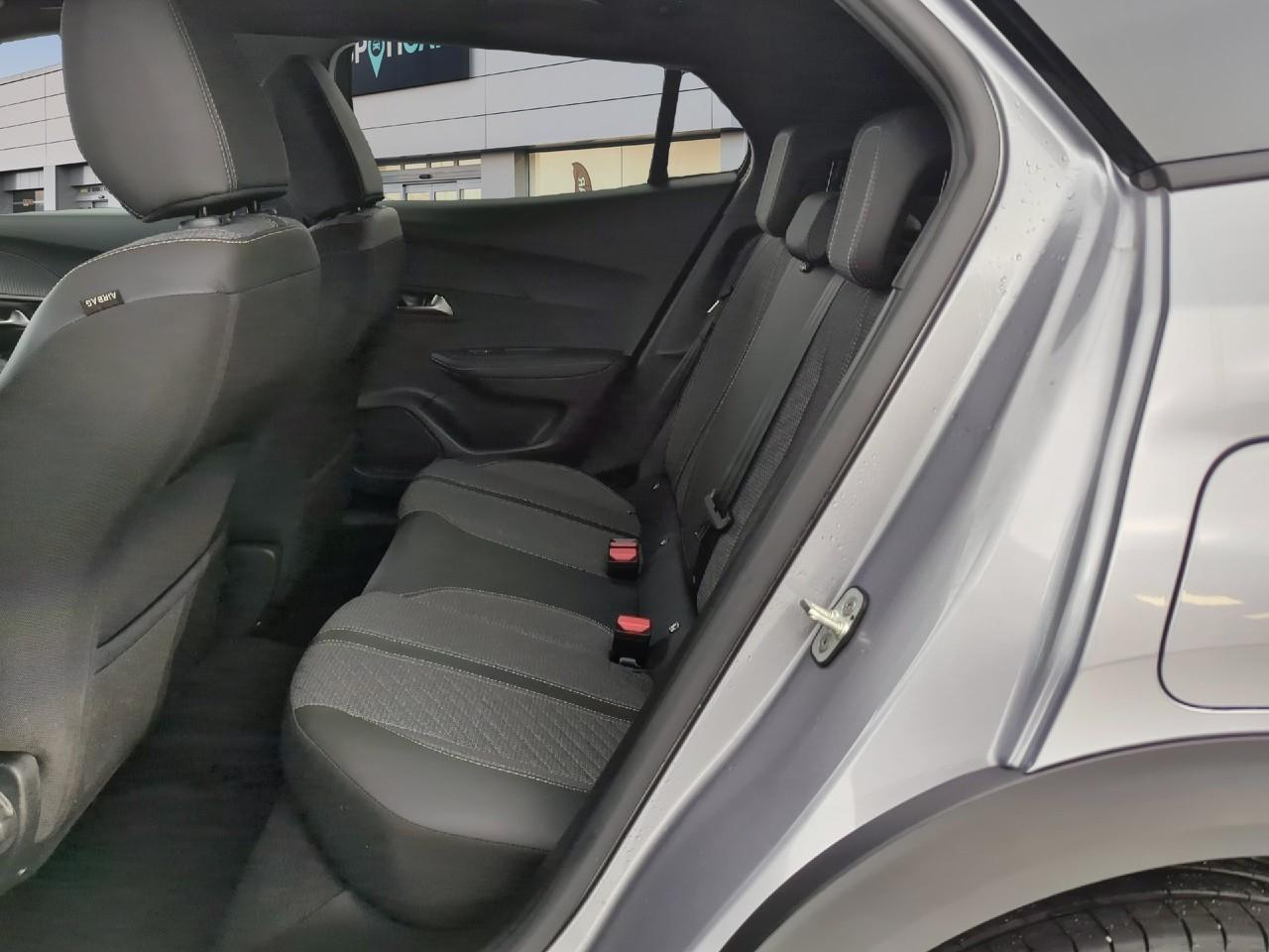 Peugeot 2008 hybrid 145 e-dcs6 allure — photo 10