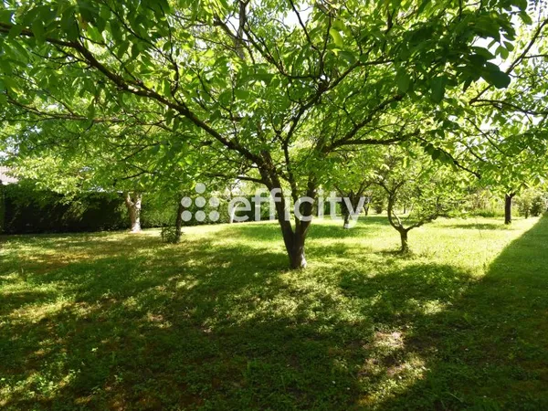 Terrain 700 m²