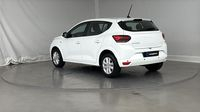 Dacia Sandero 1.0 TCe 90ch Expression — photo 8