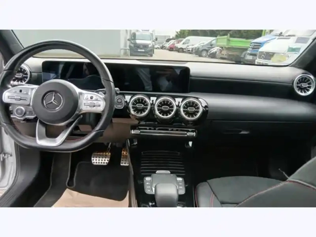 Mercedes Classe A 200 d berline amg line — photo 11