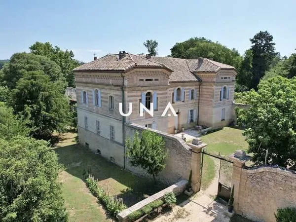 CHÂTEAU UZES