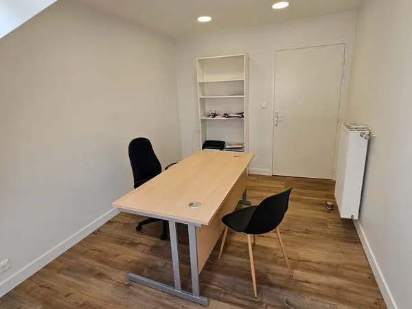 Bureau professionnel meublé de 15 m² à louer - Serre-les-Sapins