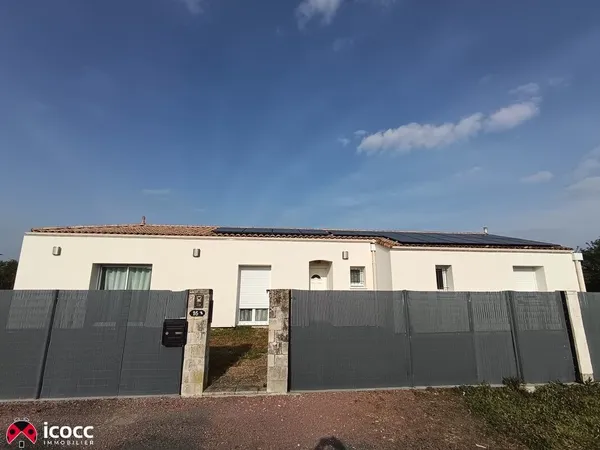 Maison de plain pied de 128 m² de 4 chambres + 2 bureaux sur un terrain de 1140 m2