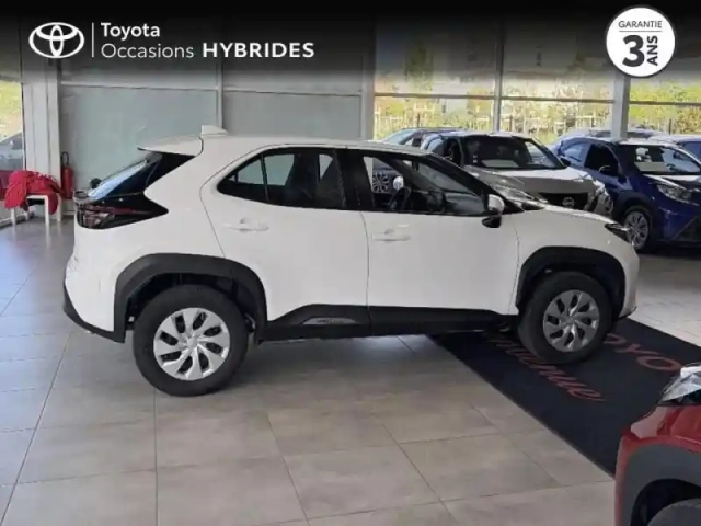 Toyota Yaris cross 116h dynamic mc24 — photo 3