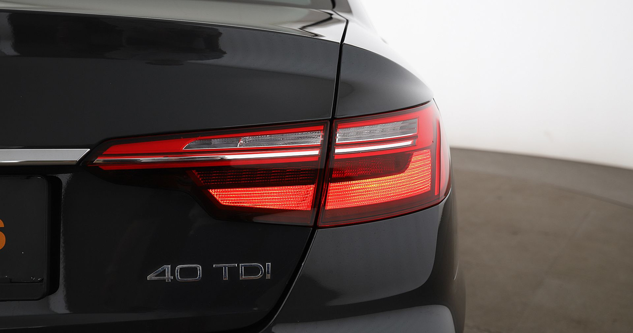 Audi A4 — photo 14