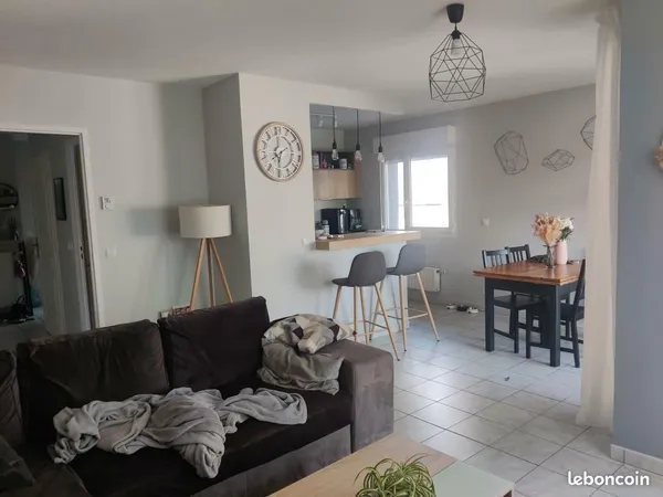 Ppartement T3 avec balcon-terrasse, garage électrifié et parking privé