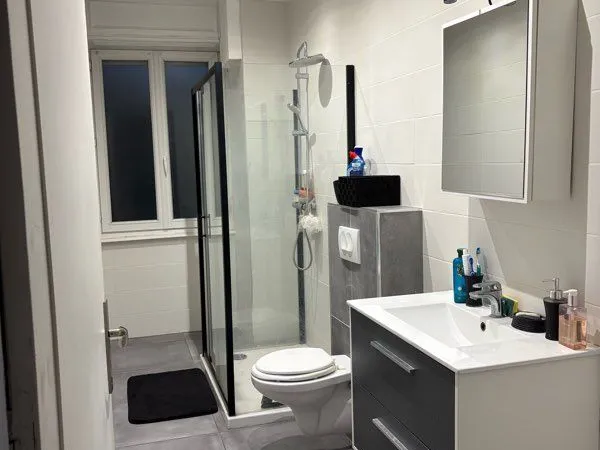 Appartement F2 RDC 56m2 cave + parking