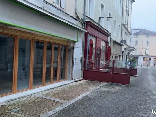 LOCAL COMMERCIAL - 153 m² - CENTRE-VILLE DE BOURG-EN-BRESSE - RUE PIÉTONNE
