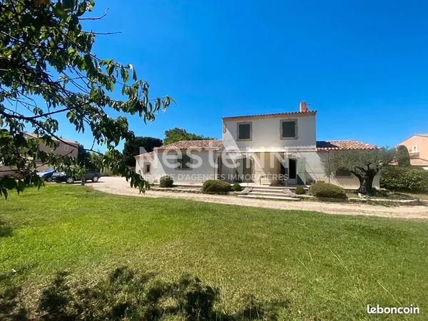 Propriété 5 pièces 147 m²