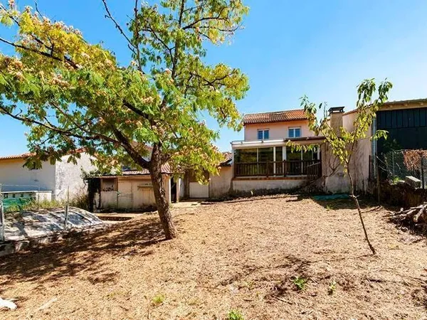 Maison 4 pièces 202 m²