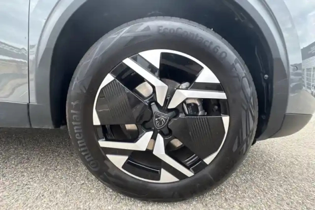Peugeot 2008 hybrid 136 e-dcs6 — photo 29