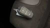 Peugeot 3008 HYBRID 225ch GT Pack e-EAT8 — photo 16