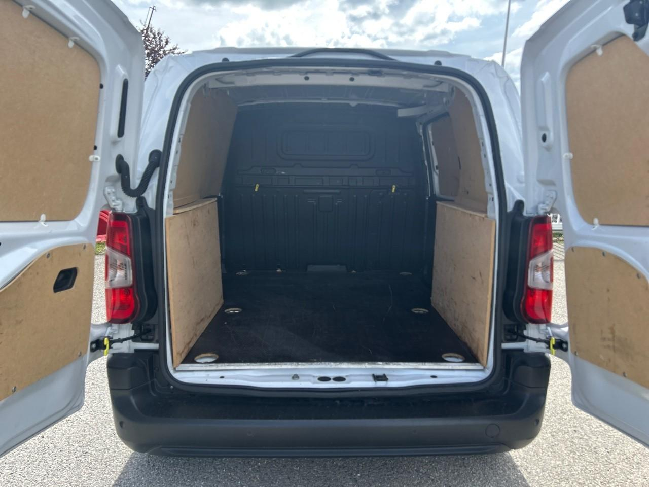 Peugeot Partner m 1000kg bluehdi 130ch s&s eat8 — photo 6