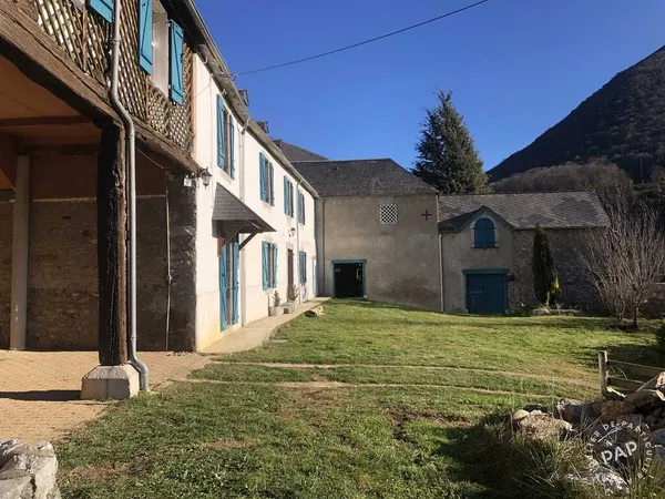 Maison 10 pièces 300 m²