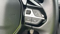Peugeot 2008 1.5 BlueHDi 110ch S&S Allure Pack — photo 17