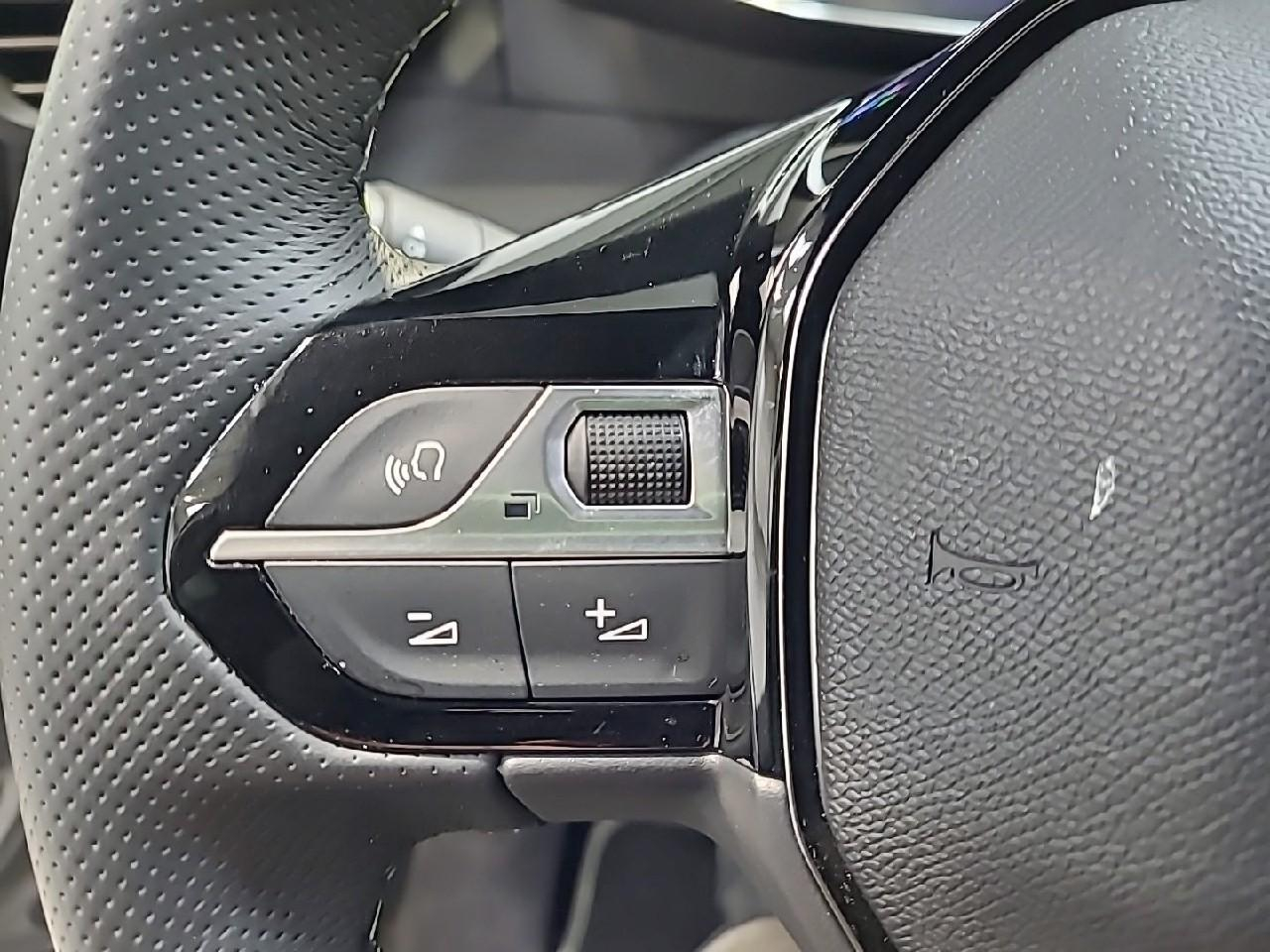 Peugeot 2008 electrique 54 kwh 156 ch gt — photo 22
