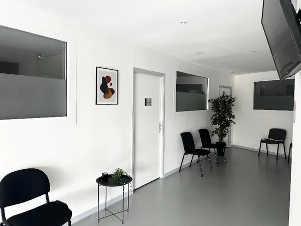  Bureau de 18 m² à louer – Cabinet paramédical – Doua