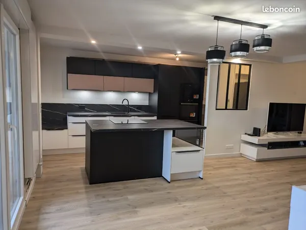 MANTES-LA-JOLIE - 90 m² RÉNOVÉS FACE À LA GARE