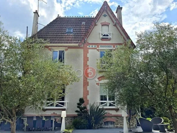 Maison 7 pièces 160 m²