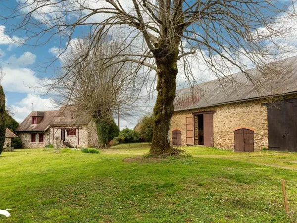 Maison en pierre de 4 pièces principales