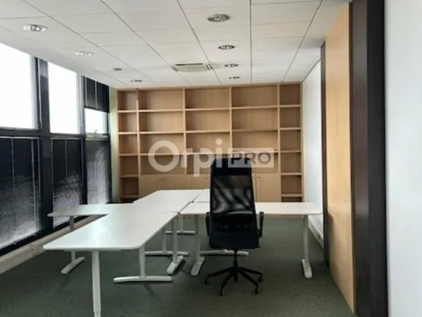 Bureau 222 m²