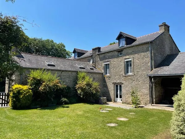 Maison 6 pièces 220 m²