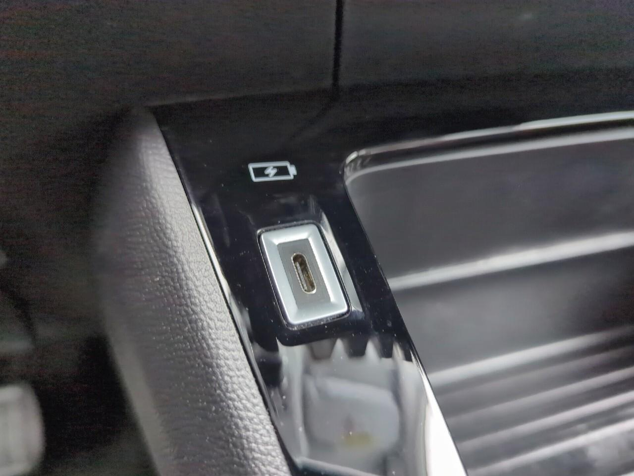 Peugeot 2008 puretech 130 s&s eat8 style — photo 26