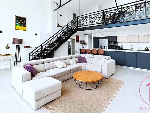 Loft 4 pièces 176 m²