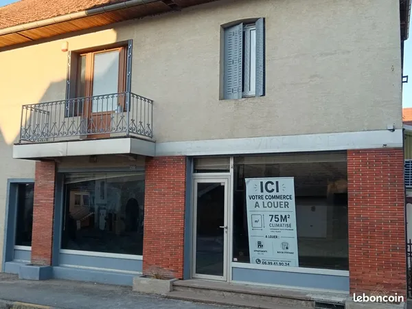 Commerce centre bourg à diviser en 2 locaux