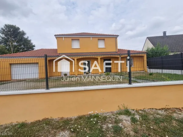 maison plein pied avec 4 chambres , garage , piscine, poêle a granule ballon thermodynamique et clim